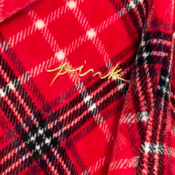 PINK by VS Robe - Picture 2 of 3